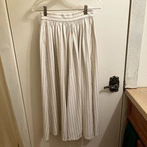 bagatelle size 4 white with black strips skirt